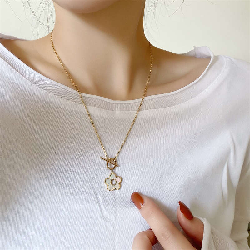 necklaces Clover Jewelry Flower classics Designer Necklace 18K Gold Silver Rose Plate Agate Diamond Fashion luxury Charm Chain