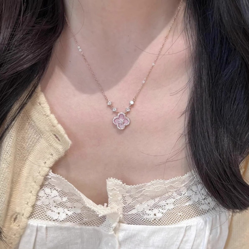 Vintage Second-Hand Cherry Blossom Pink Mother-of-Pearl Four-Leaf Clover Necklace for Women Light Collarbone Chain