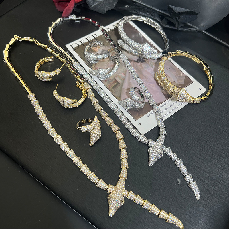 Free shipping designer jewelry Bao Series Spirit Snake Full Diamond Jewelry Set High-end Fashion Ins Hot-selling High-end Snake Necklace Earrings