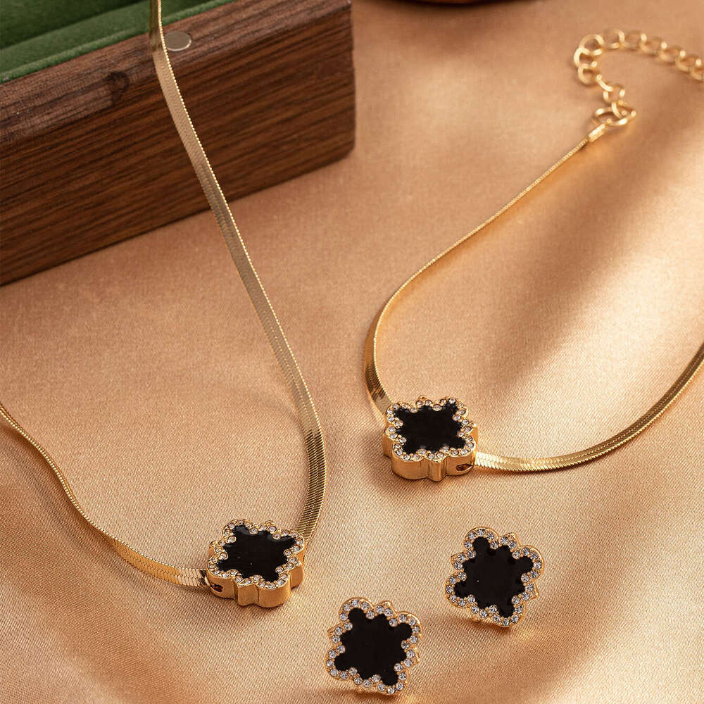 exquisite and romantic bracelet necklace stud earrings pendant geometric jewelry set elegant party gif classic ladies luxury