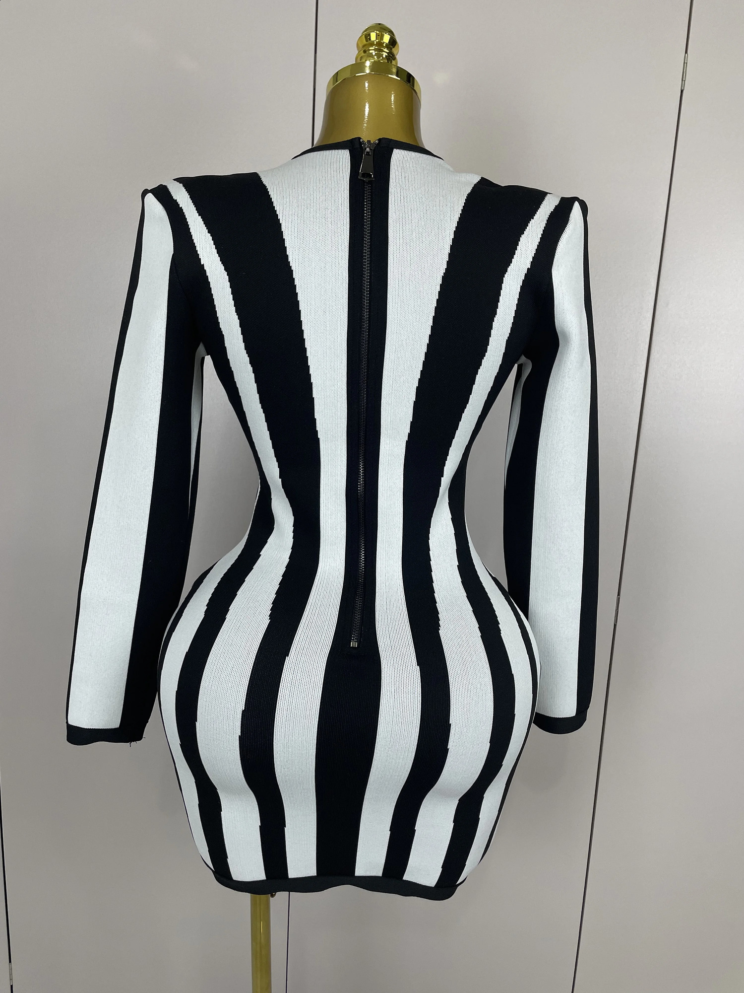 y Sexy Long Sleeve Stripe Black White Mini Bandage Dress Women Knitted Celebrity Elegant Evening Club Birthday Dresses 250823