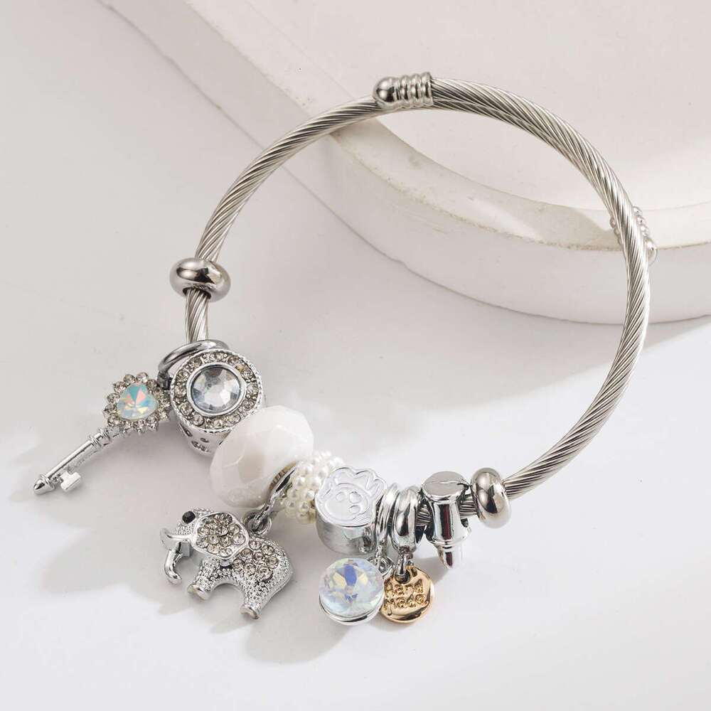 luxury jewelry Fashion Studded Elephant Puppy Key Pendant Alloy Beaded Bracelet Accessories for Women