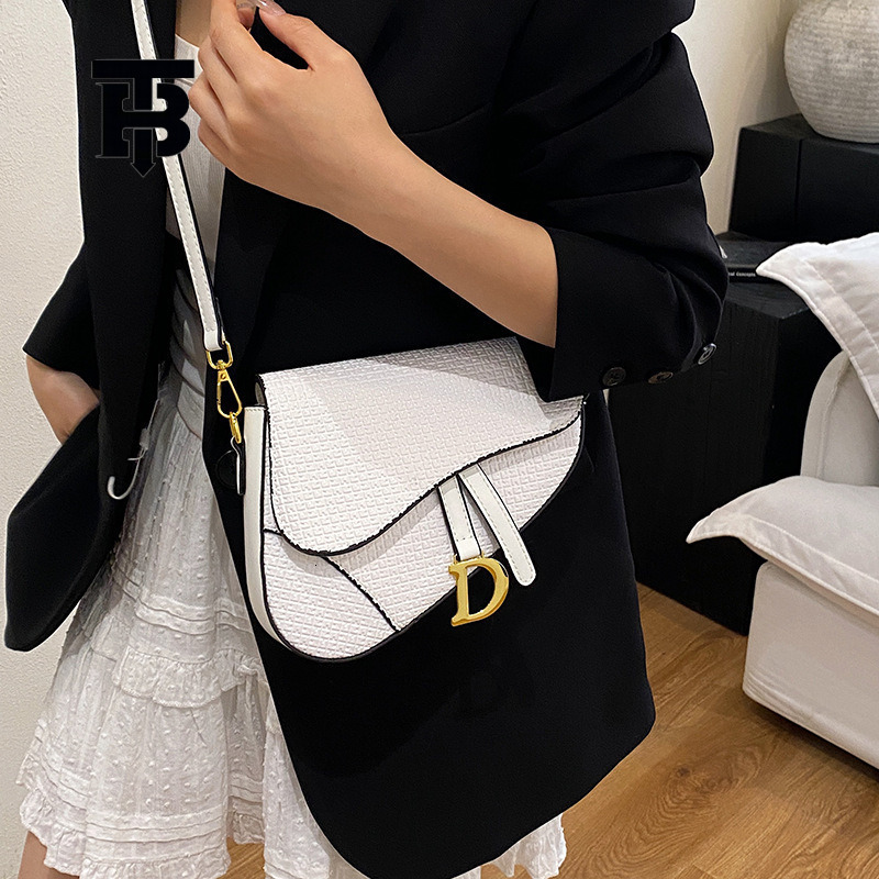 TB BHULAMTE Free Shipping Designer Luxury Fashion Niche Woven Saddle Bag Shoulder Crossbody Bag Women's Casual Handbag
