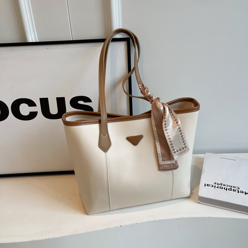 Large Capacity Simple Tote Bag For Women 2025 New Designer Bag Casual Textured Commuter Bag Student Class Luxury Bag Shoulder Bag