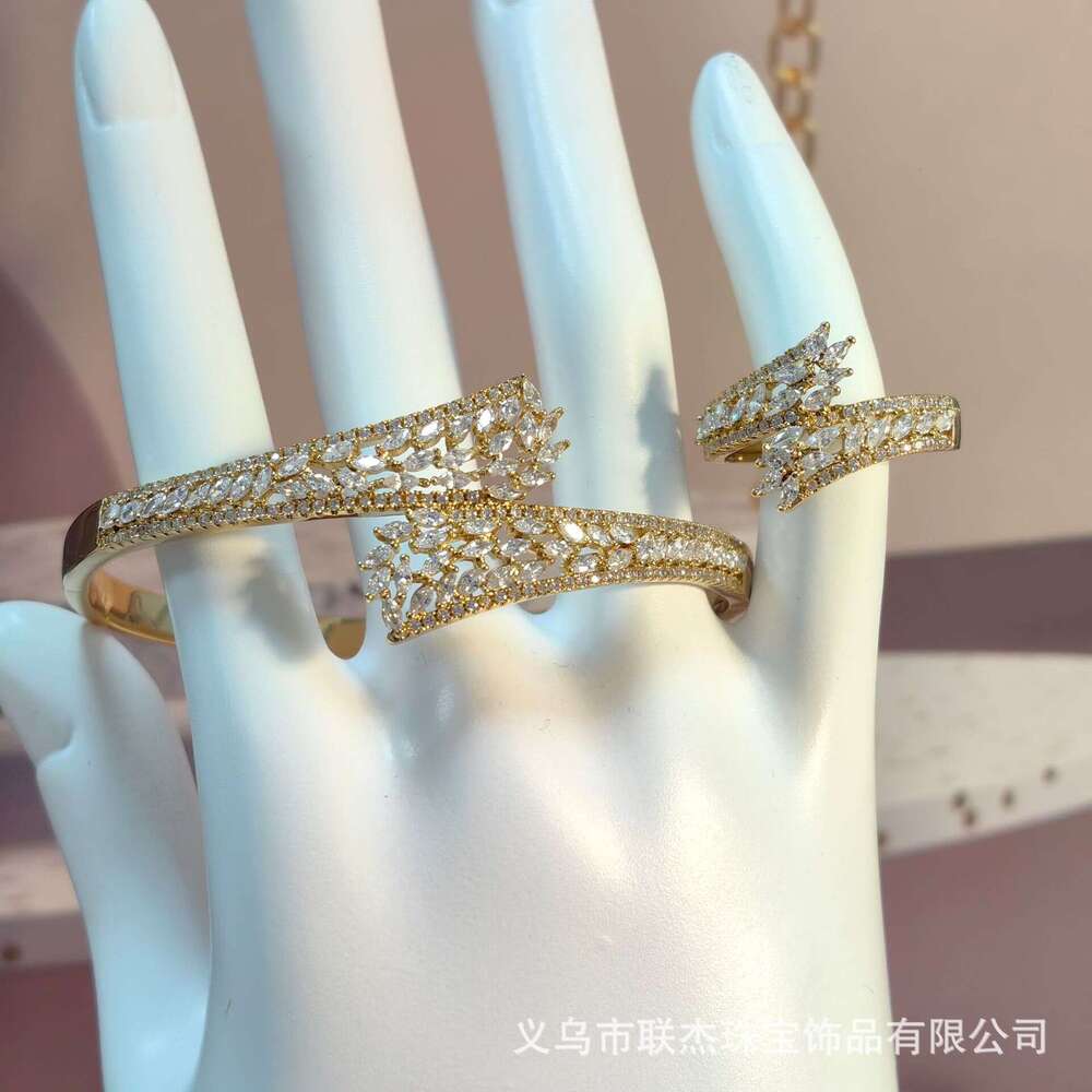 Luxurys Knot Bracelet Adjustable Personality Bracelet Simple Knotted Bracelets Opening Bracelet Micro Set Shiny Casual Style Wristband Couple Gift