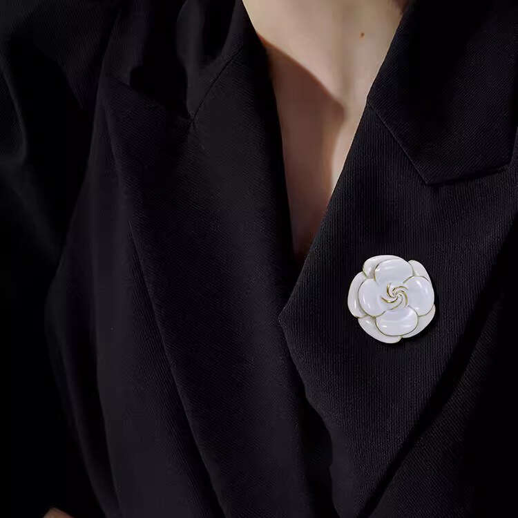 Fashion Full Diamond Pins Brooches Women's Fashion Exquisite Luxury brooches Gift Jewelry High quality with box