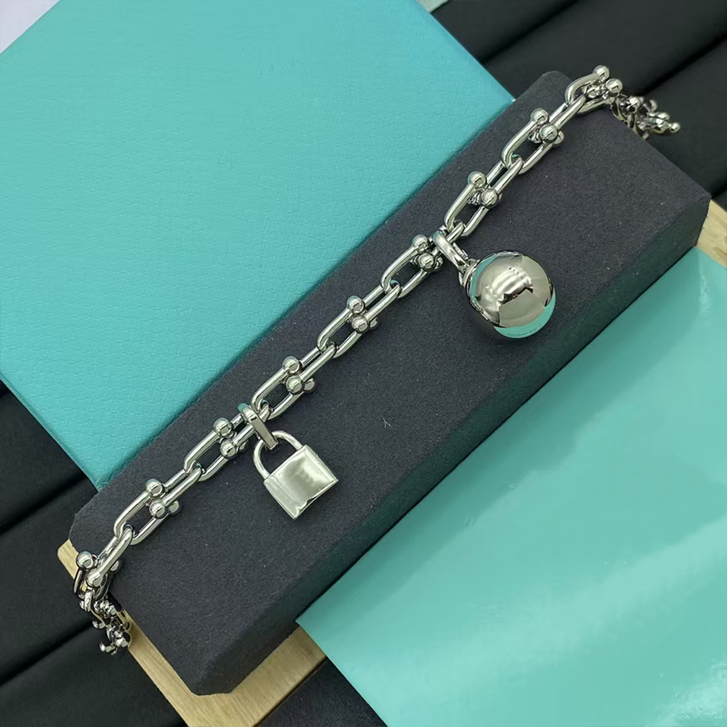 Charm Bracelets Fashion brand T bracelet classic round bead horseshoe buckle chain bracelet luxurious 18k gold designer jewelry for women AA