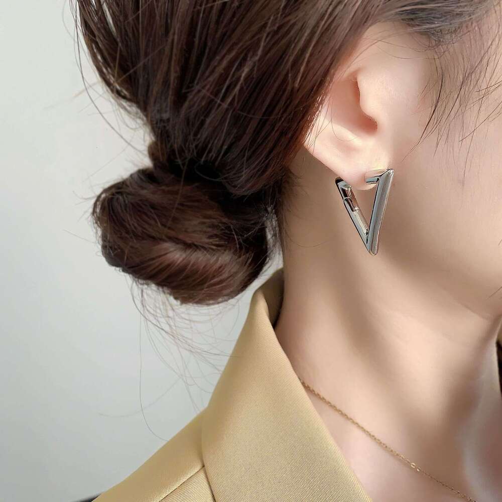 boucle d oreille luxe geometric trendy earrings Triangular fashion minimalist temperament women's hollow
