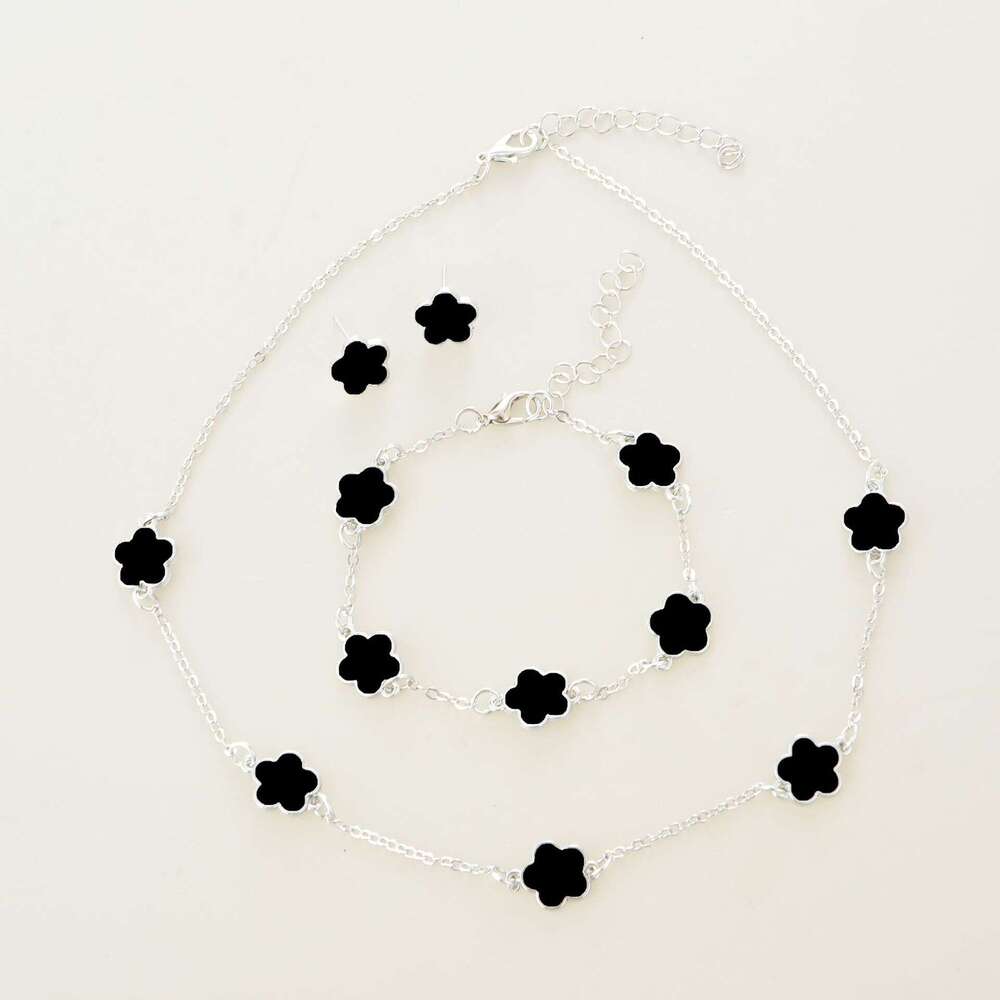 charm bracelet New Fashion 5 Flower Bracelet Simple Lucky Flower Necklace Bracelet Earring Elegance Party Jewelry