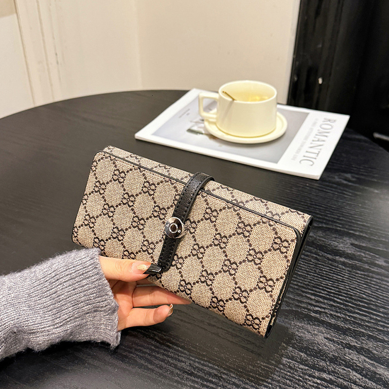 Luxury Brand Designer Bag Niche Design Fashion Small Wallet For Women 2025 New Short Multi-Card Slot Buckle 70% Off Fold Handheld Long Wallet