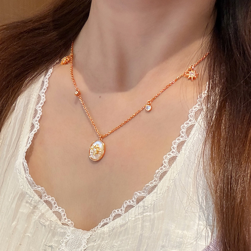 Real Gold Plated Dia Inlaid Mother-of-Pearl Oval Necklace Light High-End Clavicle Chain Palace Style Women's Jewelry - view 6