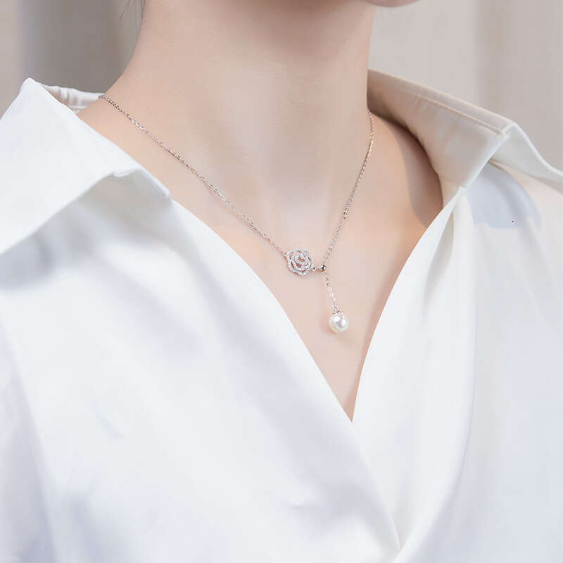 light luxury niche pearl ladies small fresh Fashion camellia white rose necklace sweet rose flower collarbone chain pendant gift