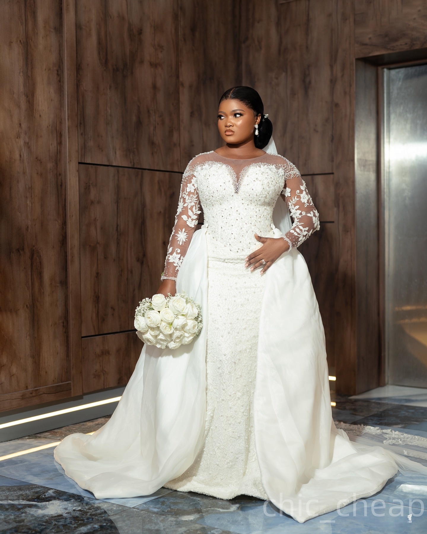 2025 Aso Ebi Plus Size Ivory Mermaid Wedding Dress Lace Pearls Beaded Full Sleeves Detachable Train Vintage Bridal Gowns Dresses ZJ0685