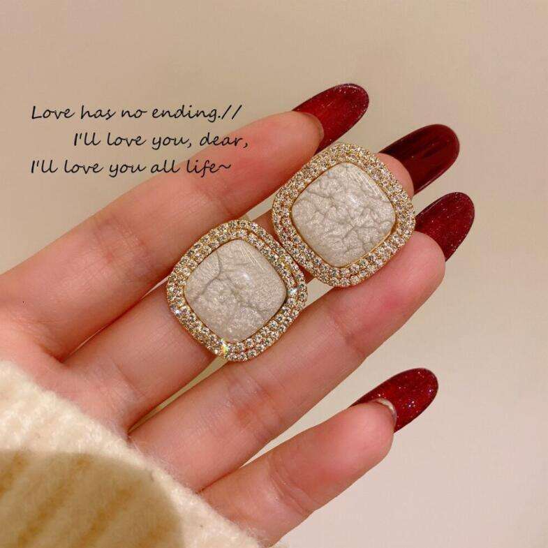 luxury jewelry High end fashion earrings Real Gold Natural Freshwater Pearl Stud Earrings Pure Gold Earring Pin Womens Exquisite Jewelry Gift