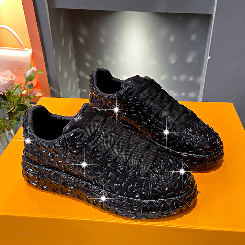 Designer Leather Women Shoes New Style Fashion Flat Shoes Platforms Sneakers Tide Shine Bling Luxury Rhinestone Shoes Trendy Shining Water Diamond Cas