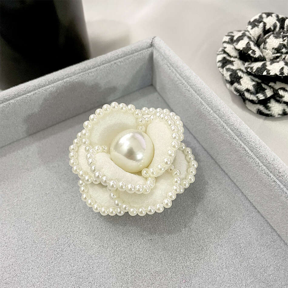 Elegant Party Jewelry luxury jewelry Silver Tone Rhinestone Encrusted Camellia Flower Brooch With Pearl Center And Accents Gift For Her High Quality J