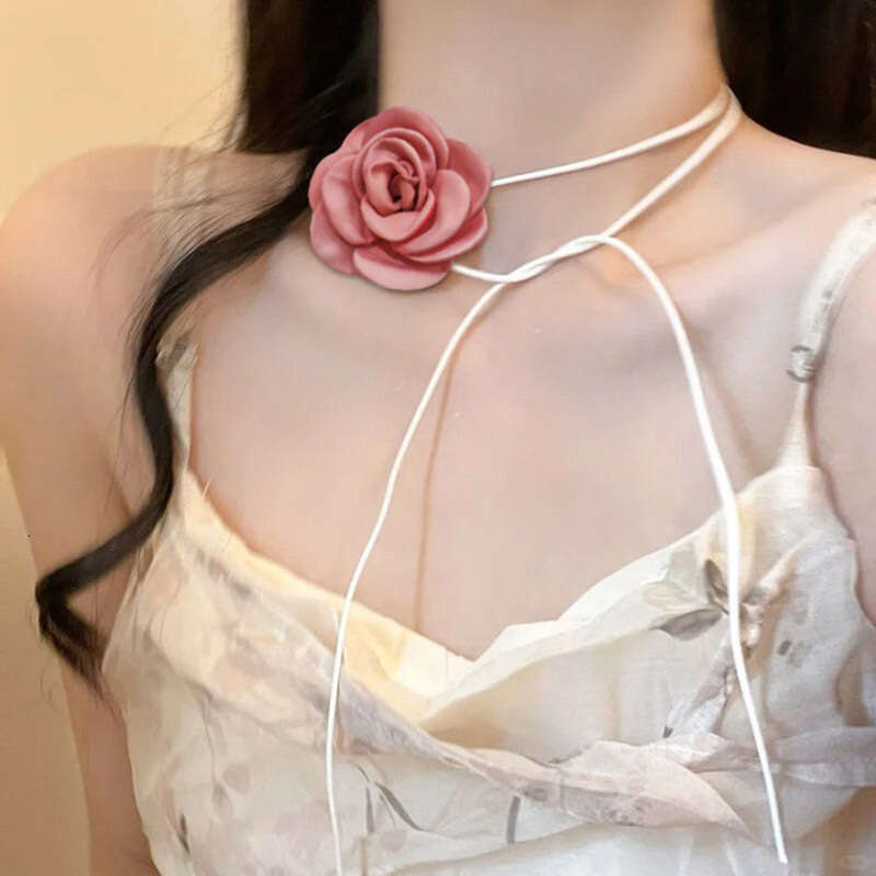 Fashion trends highlevel atmosphere black and white flower necklace Camellia series French small fragrance with versatile choker