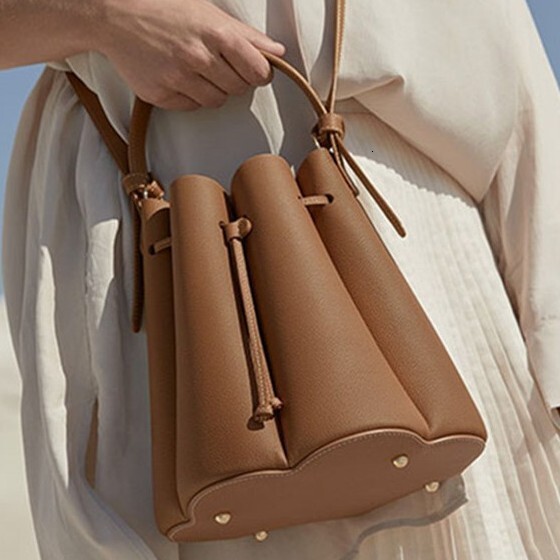 2025 New Genuine Leather Women's Luxury Bag Bag Polene Single Shoulder Designer Bag Crossbody Bag Handheld Petal Bucket Bag Niche Design Fashion Bag