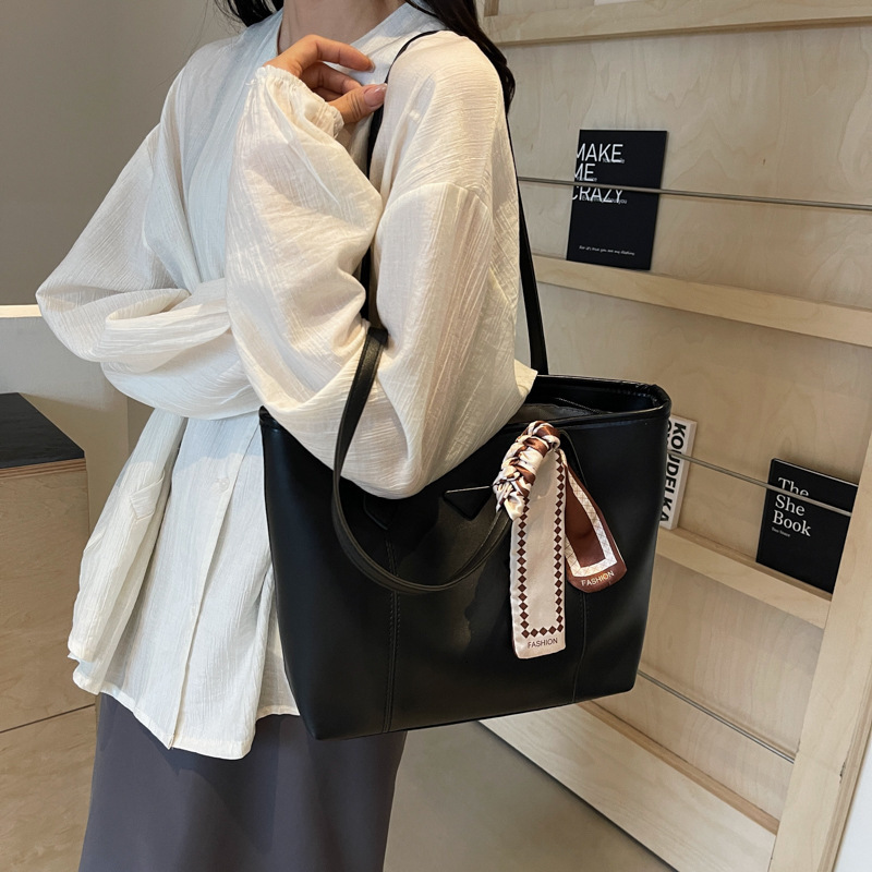 Large Capacity Simple Tote Bag For Women 2025 New Designer Bag Casual Textured Commuter Bag Student Class Luxury Bag Shoulder Bag