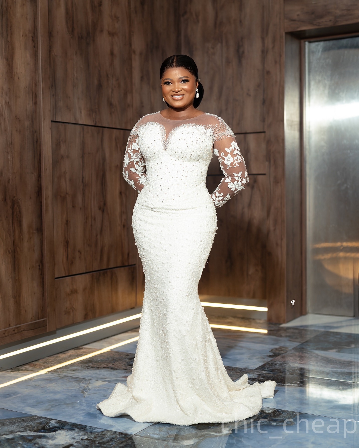 2025 Aso Ebi Plus Size Ivory Mermaid Wedding Dress Lace Pearls Beaded Full Sleeves Detachable Train Vintage Bridal Gowns Dresses ZJ0685