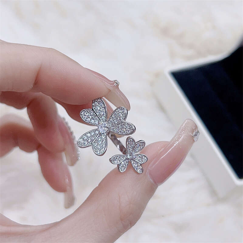 Exquisite and fashion Top grade luxury full diamond flower ring women girls lovely romantic flowers rings rose gold silver charm ring jewelry open siz