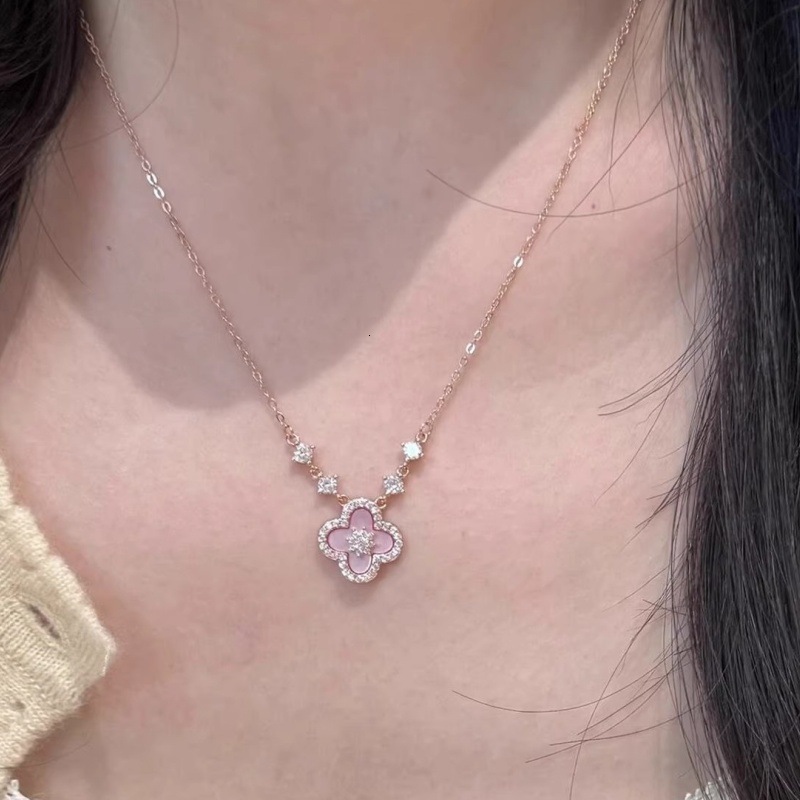 Vintage Second-Hand Cherry Blossom Pink Mother-of-Pearl Four-Leaf Clover Necklace for Women Light Collarbone Chain