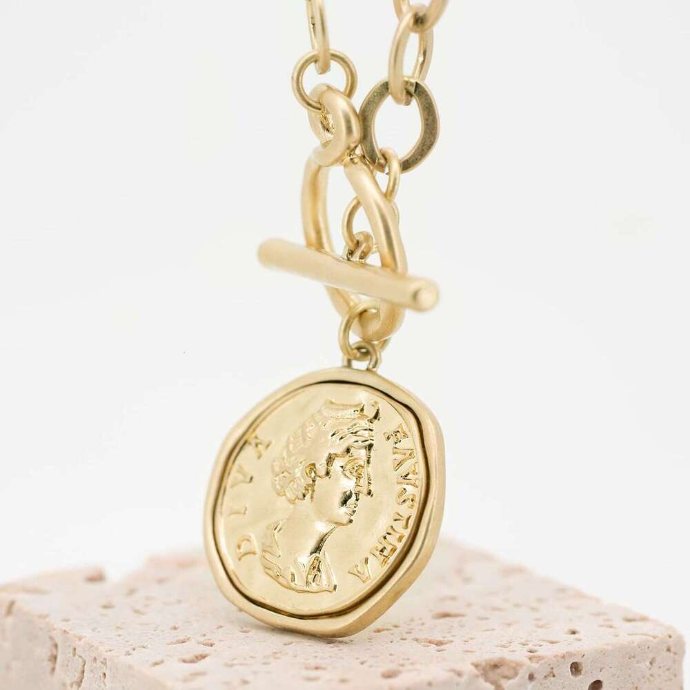 Chunky Gold Coin Pendant Necklace Trendy Layered Statement Chain Women, Antique Toggle Design with Thick Link, Fashionable Necklaces for Women