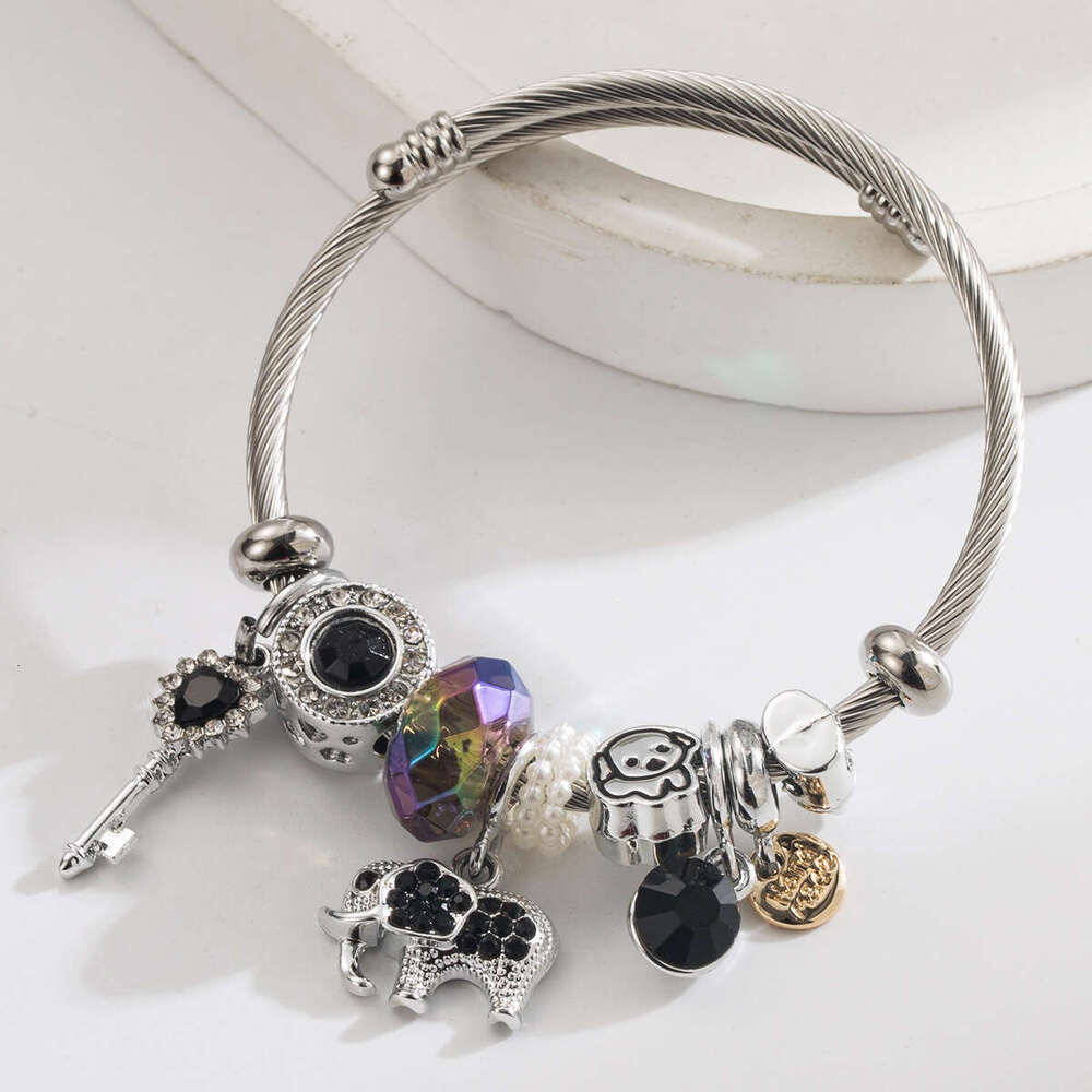 luxury jewelry Fashion Studded Elephant Puppy Key Pendant Alloy Beaded Bracelet Accessories for Women