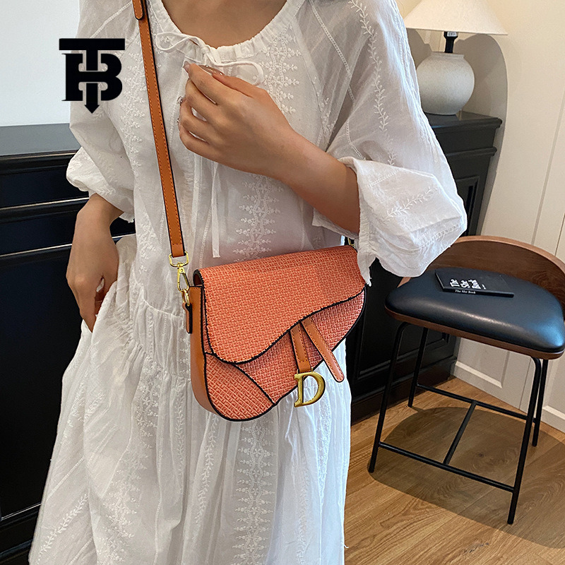 TB BHULAMTE Free Shipping Designer Luxury Fashion Niche Woven Saddle Bag Shoulder Crossbody Bag Women's Casual Handbag