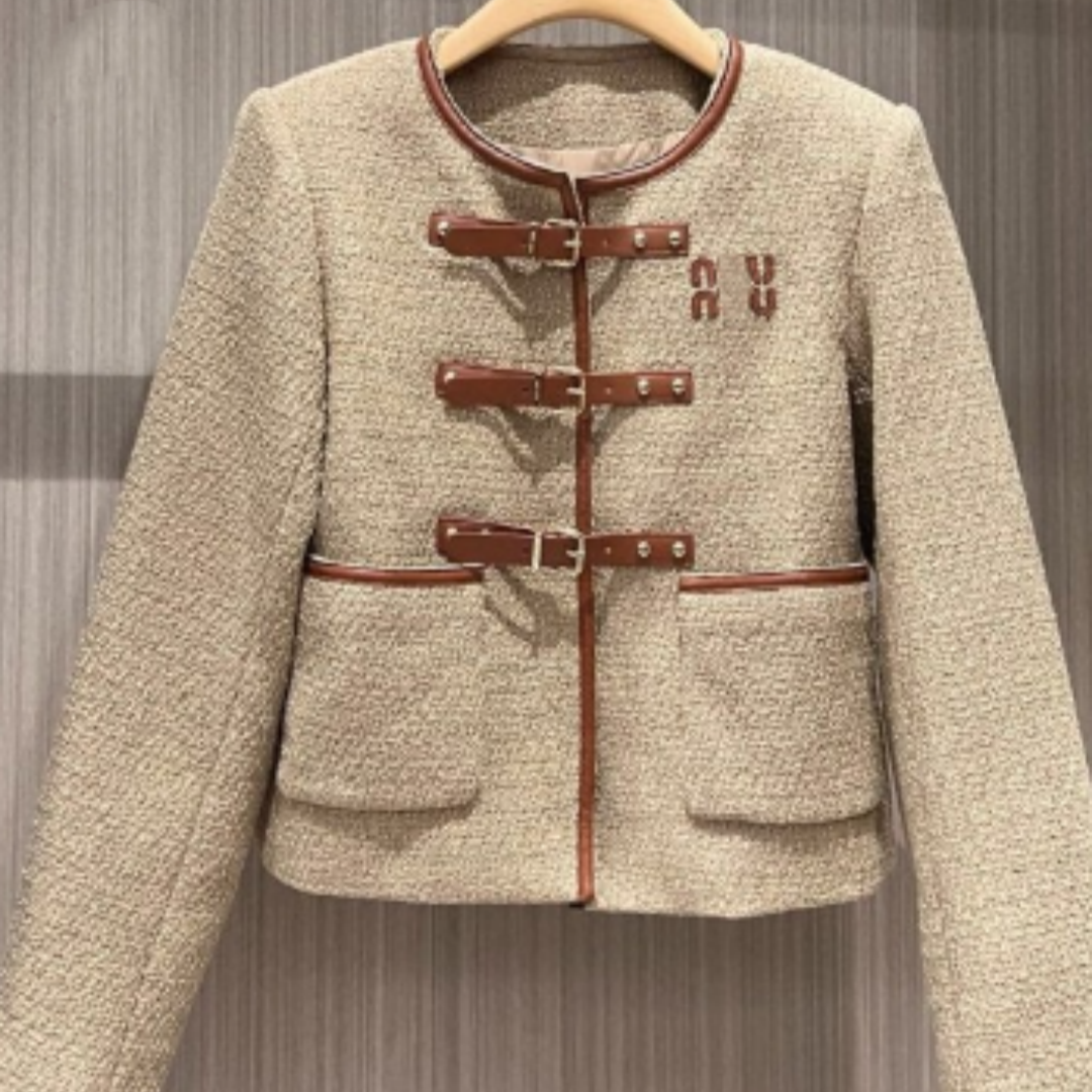 Mu* woven dress jacket, imported woolen weave, high-quality texture, leather logo patch decoration, short round neck, must-have for autumn and winter,