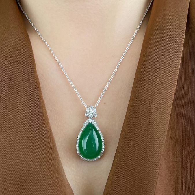Natural Jadeite Pendant for Women, Jadeite Colored Jade Necklace, Clavicle Chain, New Chinese Style Agate Necklace Pendant