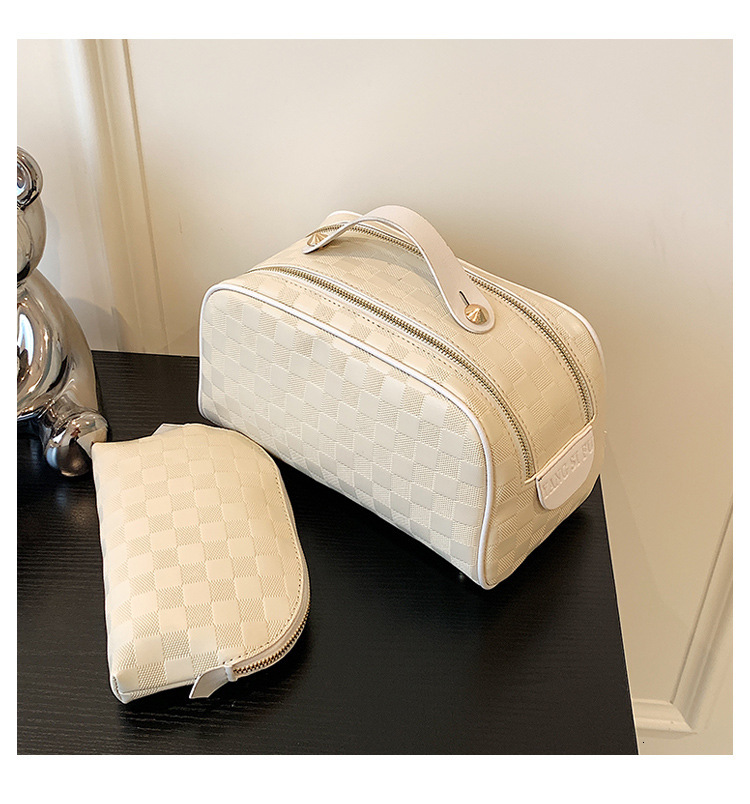 Luxury Brand Designer Bag Makeup Bag Trendy Checkerboard Large Capacity Simple Style Mother-Daughter Storage Bag Toiletry Bag Handheld Wash Bag
