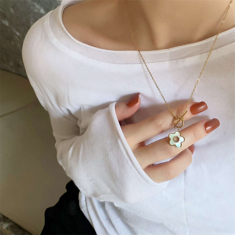 necklaces Clover Jewelry Flower classics Designer Necklace 18K Gold Silver Rose Plate Agate Diamond Fashion luxury Charm Chain