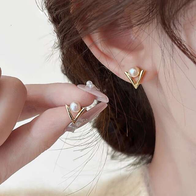 Elegant Freshwater Pearl Camellia Flower Stud Earrings Fashion Wedding women Luxury Diamond Zircon Stud Ball Pearl Earring Jewelry Nice Gift