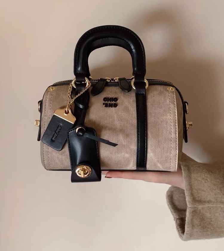 Free delivery designer bags Boston bag Pillow bag women new versatile handbag single shoulder crossbody bag Satin