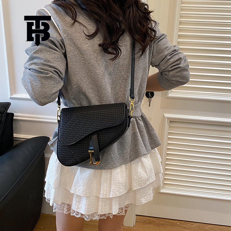 TB BHULAMTE Free Shipping Designer Luxury Fashion Niche Woven Saddle Bag Shoulder Crossbody Bag Women's Casual Handbag