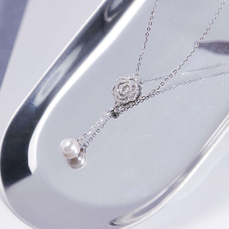light luxury niche pearl ladies small fresh Fashion camellia white rose necklace sweet rose flower collarbone chain pendant gift