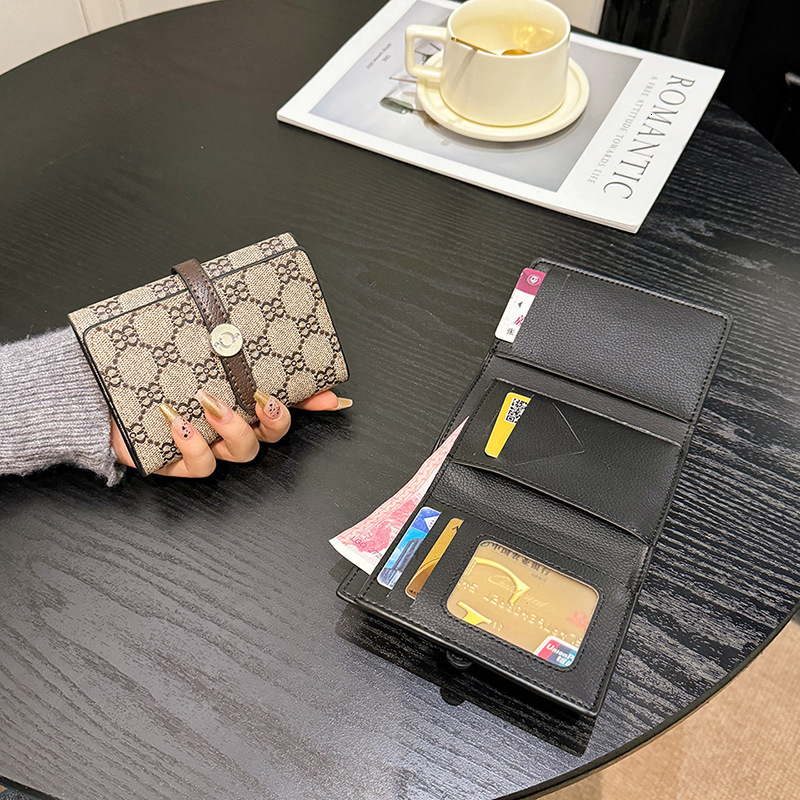 Luxury Brand Designer Bag Niche Design Fashion Small Wallet For Women 2025 New Short Multi-Card Slot Buckle 70% Off Fold Handheld Long Wallet