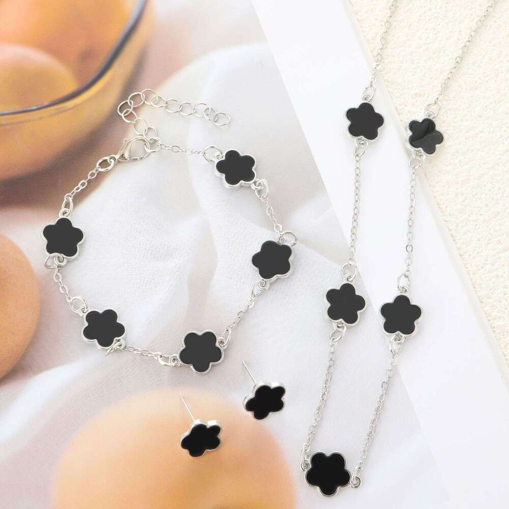 charm bracelet New Fashion 5 Flower Bracelet Simple Lucky Flower Necklace Bracelet Earring Elegance Party Jewelry