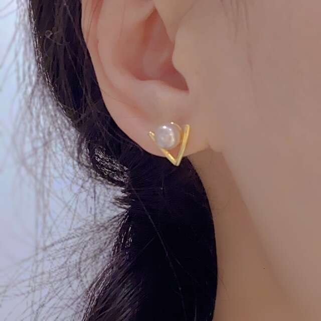 Elegant Freshwater Pearl Camellia Flower Stud Earrings Fashion Wedding women Luxury Diamond Zircon Stud Ball Pearl Earring Jewelry Nice Gift