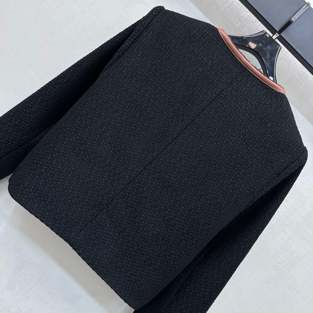 Mu* woven dress jacket, imported woolen weave, high-quality texture, leather logo patch decoration, short round neck, must-have for autumn and winter,