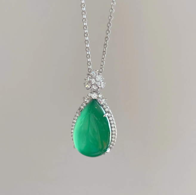 Natural Jadeite Pendant for Women, Jadeite Colored Jade Necklace, Clavicle Chain, New Chinese Style Agate Necklace Pendant