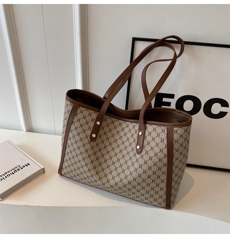 High-quality Commuter Tote Bag 2025 New Free Delivery To Your Door Fashion Large Capacity Single Shoulder Handbag Printed Versatile Designer Bag Tote 