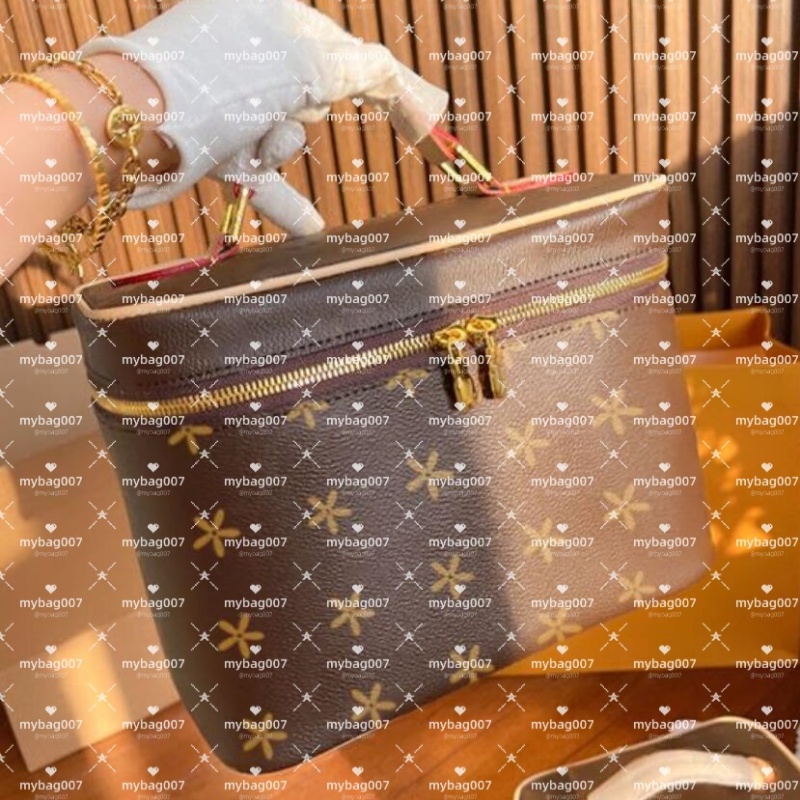 Luxury Leather Designer Makeup Cosmetic bag The Tote Bags Purse Wallet Womens Travel Cases Make Up toiletry Bags Handbags Corn Purses Mini Pouch Clutch