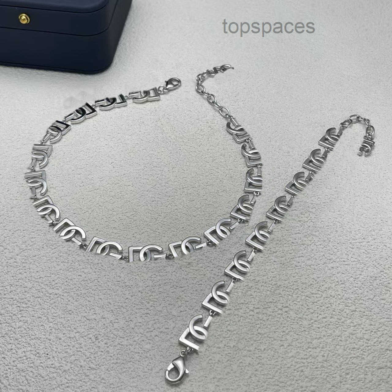 Designer Jewelrys New Designed women Charm letters Pendant Necklace earring silver Copper Plated Bracelet fashion Designer Jewelry DG-N046
