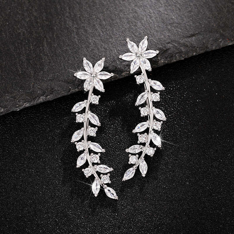 Crystal Rhinestone Hoop Earrings for Women Sparkly Statement Jewelry for Parties daily Wear Elegant Lightweight Gold Plated Circle Earrings