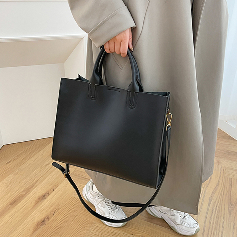 Carefully Selected New European And American Tote Bag Retro Luxury Bagdesigner Free Shipping Women's Handbag Versatile Casual Fashion Large Capac