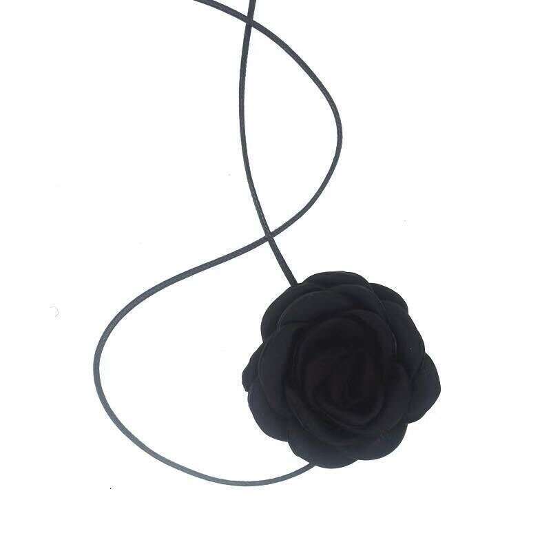 Fashion trends highlevel atmosphere black and white flower necklace Camellia series French small fragrance with versatile choker