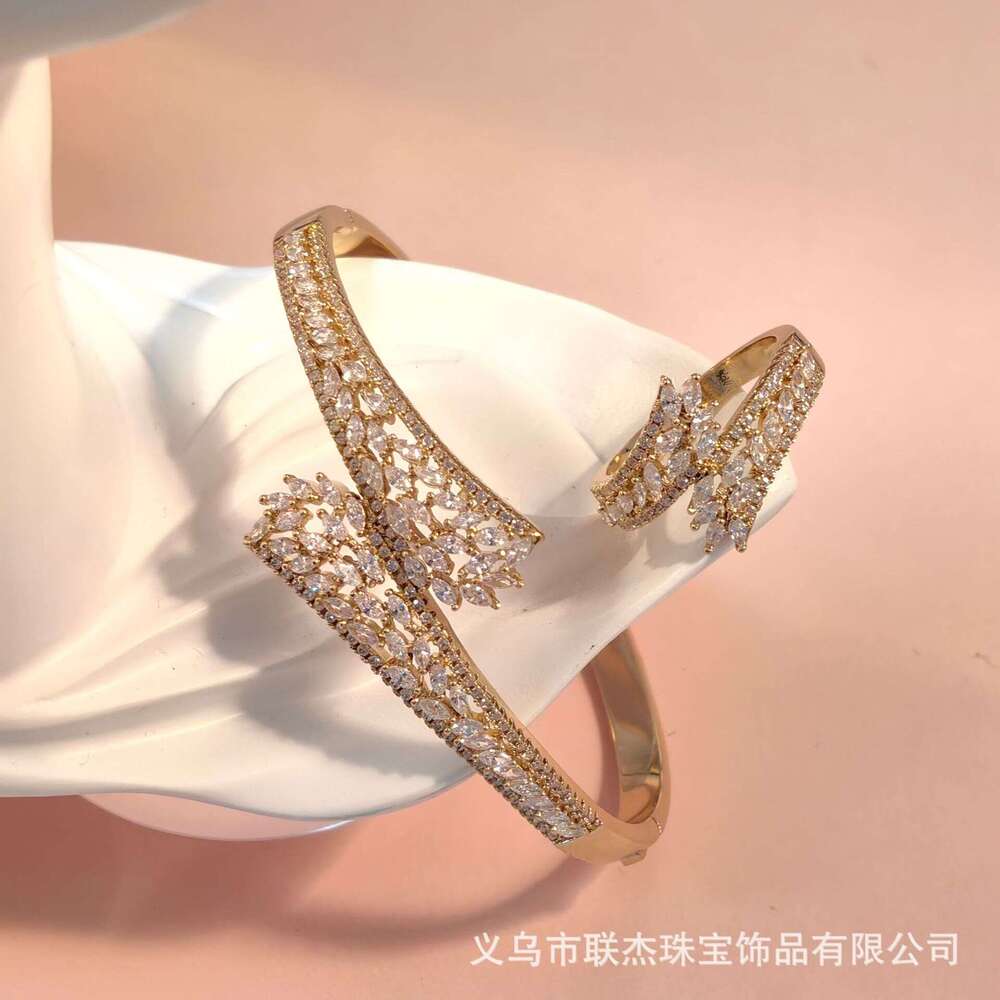 Luxurys Knot Bracelet Adjustable Personality Bracelet Simple Knotted Bracelets Opening Bracelet Micro Set Shiny Casual Style Wristband Couple Gift