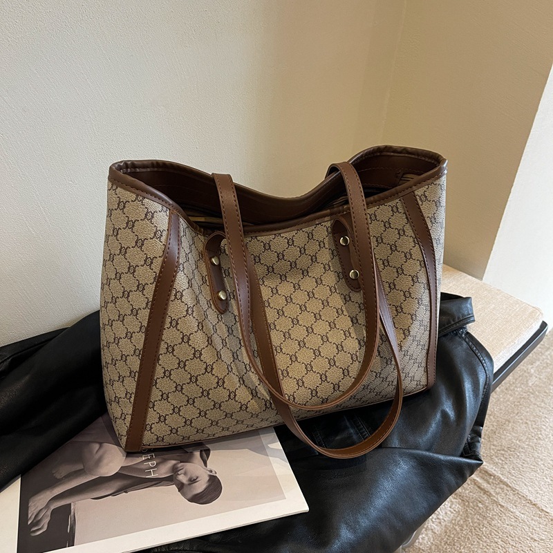 High-quality Commuter Tote Bag 2025 New Free Delivery To Your Door Fashion Large Capacity Single Shoulder Handbag Printed Versatile Designer Bag Tote 